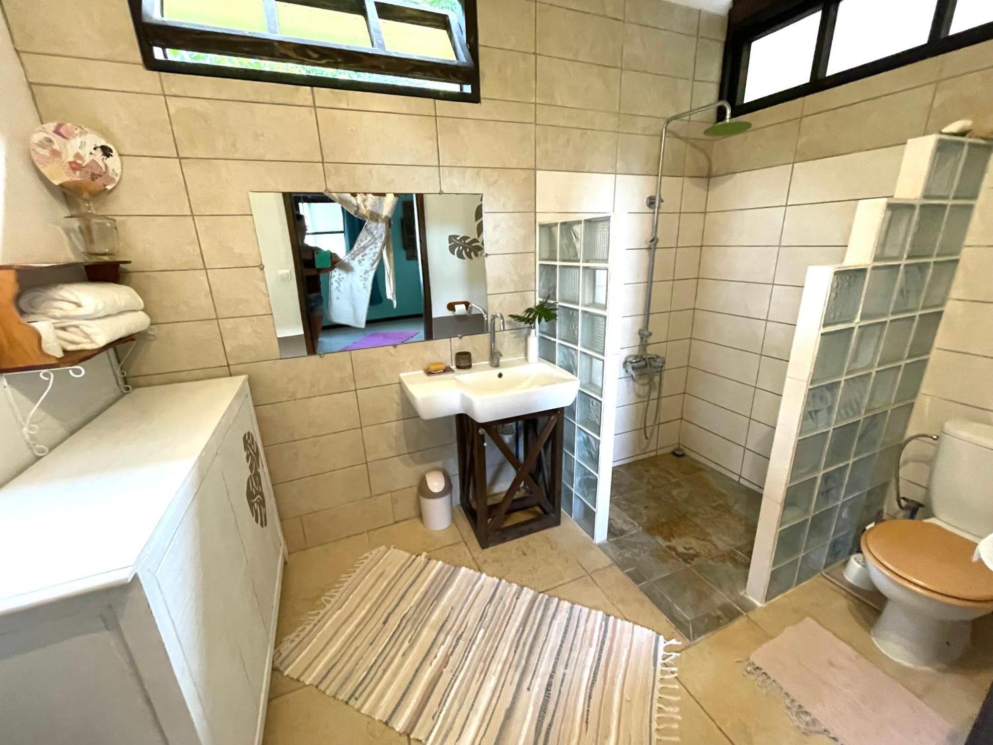 Fare Mato Tahaa Apartment Patio  Luaran gambar